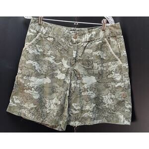 Carhartt Ladies Shorts Camo - camouflage Size 12 Great for Summer